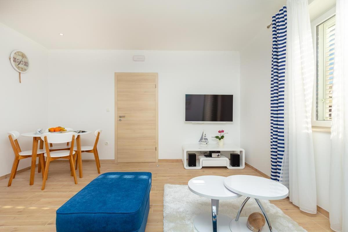 Apartments Red And Blue Mlini Εξωτερικό φωτογραφία