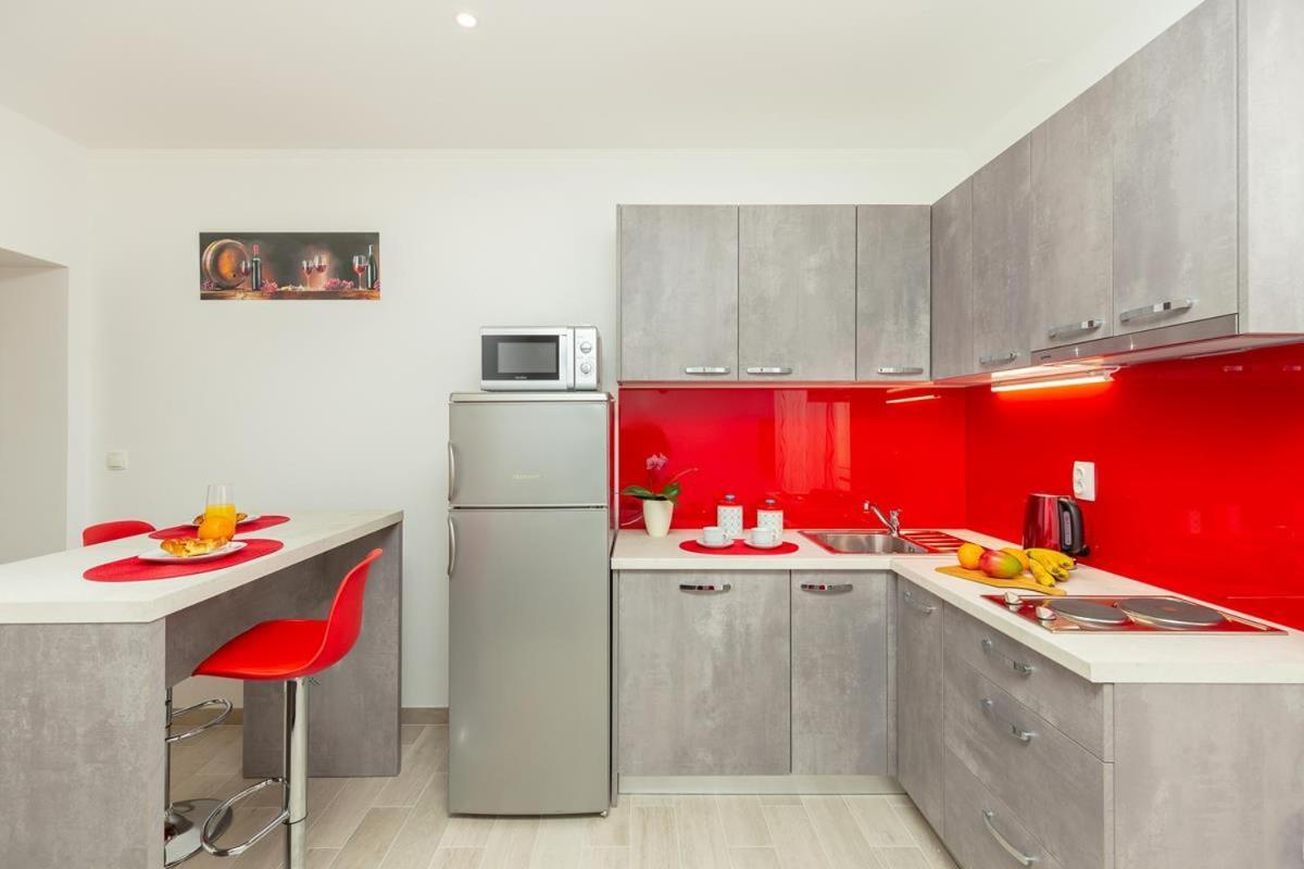 Apartments Red And Blue Mlini Εξωτερικό φωτογραφία